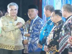 Remajakan Ribuan Hektare Sawit Rakyat, Bupati OKI Terima Anugerah Perkebunan dari Kementan