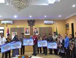 CSR Bank Sumsel Babel Bantu Pasokan  Air Bersih Untuk Warga Desa dan Pesantren 