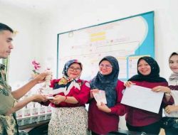 Srikandi PWI OKI, Raih Juara Tiga Lomba Gerak Jalan Ketepatan Waktu Terima Piala dan Uang Pembinaan